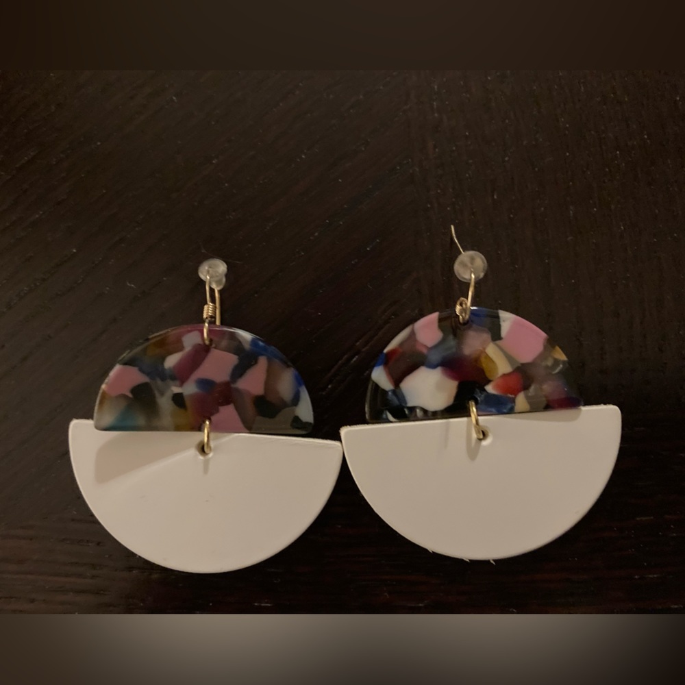 Nickel & Suede earrings, Spirited Lunas in white leather with gold hardware